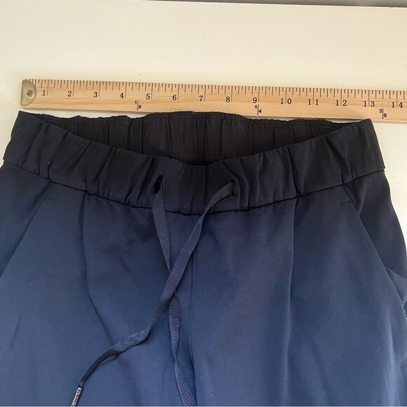 Lululemon Pants On The Fly Pants Ankle Tapered Pull On Black Size 4 Travel - Picture 7 of 9